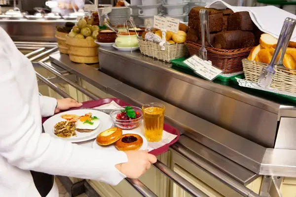 Stolovaïa — cantine russe en self-service