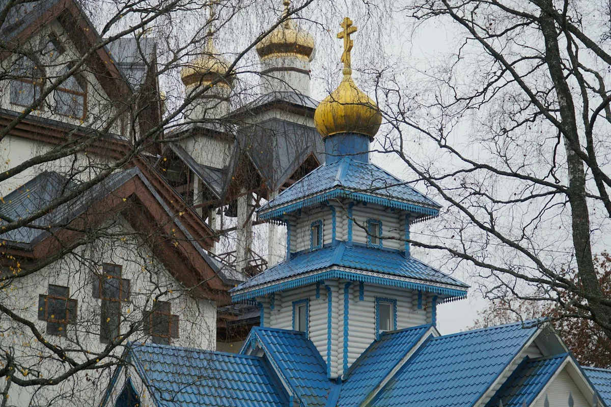 Moving to Russia in 2025: All Available Paths for Western Citizens