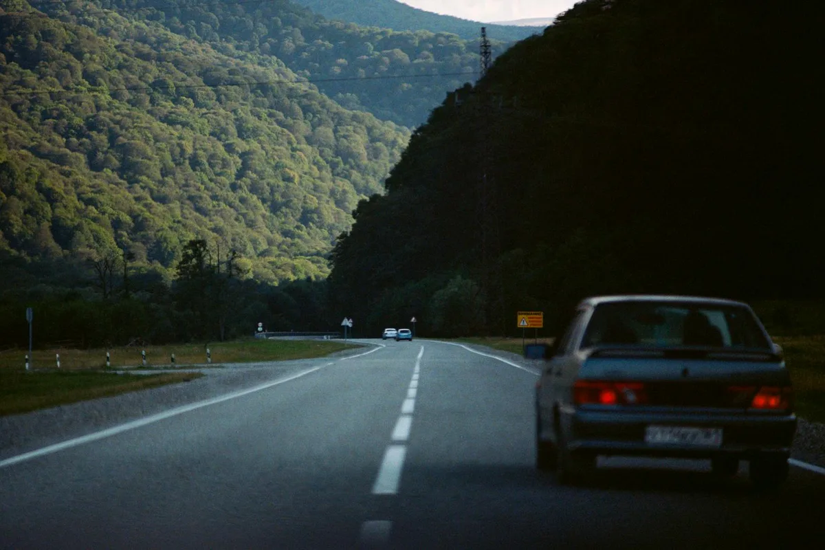 Conduire en Russie : permis, assurance OSAGO et road trip (guide 2026)