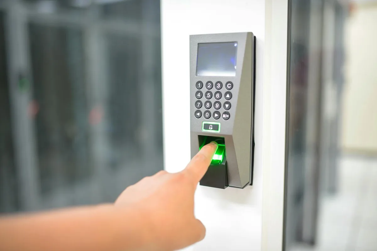 Russia: Mandatory Biometrics and RuID App at Border Crossings Since June 2025